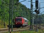 120 151-6 kommt am 17.08.2012 auf der KBS 480 mit einigen IC-Wagen am Haken durch Stolberg. Der Zug hat das Fahrziel Aachen Hbf, von dort geht es als IC 1918 nach Berlin.