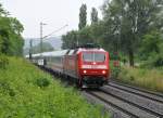 120 109-4 mit einem IC rechtsrheinisch auf dem Weg nach Kln. Aufgenommen bei Unkel am 25/06/2011.