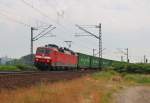 Am 19.Juni 2013 war 120 156 mit einem Containerzug bei Burgstemmen (KBS 350) auf dem Weg Richtung Sden.