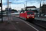 Am 20.02.2014 bespannte 120 126-8 den IC 2900 (Basel SBB - Berlin Ostbahnhof), der als Ersatz für den ausgefallenen ICE 374 fuhr. Hier ist der Zug bei der Einfahrt in Offenburg mit +5 min. Der sechste Wagen im Ersatzzug war sogar ein BWE-Wagen.
