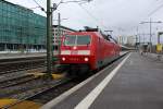 Bild 068:
Am 02.04.2015 bespannte 120 151-6 einen IC aus Schweizer Wagen von Zürich nach Stuttgart. Hier zu sehen ist die Lok bei der Einfahrt in Stuttgart Hbf.