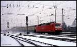 120136 fährt am 13.2.1990 um 9.40 Uhr mit dem IC 815 MERCATOR nach Stuttgart in Osnabrück Hauptbahnhof ein.