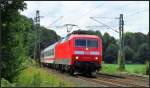 Die 120 111 0 kommt mit den IC Aachen-Berlin in den Gleisbogen bei Rimburg gefahren. Szenario von der KBS 485 am 14.August 2015.