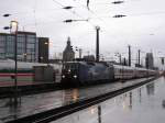 120 151 ZDF-Express mit einem IC bei der Einfahrt in Kln Hbf      Kln Hbf am 16.03.2008