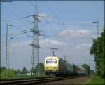 Der Euro Sprinter ES 64 P - 001 mit dem Mezug St92981 (ca. +40)nach Herzogenrath bzw. weiter nach Aachen, hier an der ehem. Anrufschranke 13.5.2009