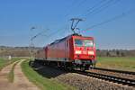 DB Cargo 145 049-3 mit fünf DB Cargo 185er als Lokzug am 07.04.18 bei Niederwalluf (rechte Rheinstrecke) 