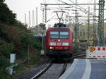 145 016-2 DB kommt als Umleiter mit einem Audi-VW-Zug aus Osnabrück nach Kortenberg-Goederen(B) und kommt aus Köln-Nippes,Köln-Ehrenfeld,Kerpen,Horrem,Buir,Merzenich,Düren,Langerwehe,Eschweiler-Hbf und fährt durch den Stolberger-Hbf in Richtung Eilendorf,Aachen-Rothe Erde,Aachen-Hbf,Aachen-Schanz,Aachen-West.
Aufgenommen vom Bahnsteig 1 in Stolberg-Hbf.
An einem schönem Sommerabend am Abend vom 2.8.2018.