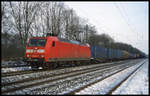 DB 145036-0 fährt hier mit einem gemischten Güterzug in Richtung Münster über die Rollbahn durch den Bahnhof Natrup Hagen.