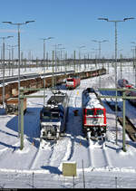 Wintereinbruch in der Zugbildungsanlage (ZBA) Halle (Saale). Die vereiste 145 003-0 hängt am Strom, 232 241-0 (132 241-1) dieselt sich warm.
Aufgenommen von der Berliner Brücke.

🧰 DB Cargo
🕓 11.2.2021 | 11:20 Uhr