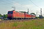 Am Morgen des 01.07.23 führte 145 033 neben einer Lok der BR 187 noch 132 618 als Lokzug durch Gräfenhainichen Richtung Bitterfeld.