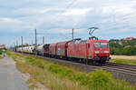 145 060 schleppte am 14.06.24 einen gemischten Güterzug durch Landsberg Richtung Halle(S).