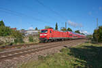 Auf der Hannoveraner S-Bahn-Linie 6 kommen Ersatzzge der Wedler Franz Logistik zum Einsatz. Am 04.10.2024 zog 145 039 S 34613 von Celle nach Hannover und erreicht in Krze Burgdorf.