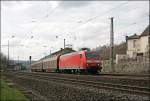 Nach der berholung des ICE und der Kreuzung mit der 140 476, beschleunigt die 145 031 ihren Gterzug wieder Richtung Schwerte(Ruhr). (28.03.2008)