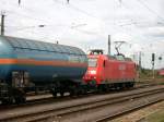 In Grokorbetha hat sich nun 145 067 an den Kesselwagenzug gesetzt um ihn, wie sich spter heraus stellte, nach Leipzig-Engelsdorf Rbf zu bringen. Fotografiert am 18.08.08.