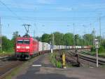 145 016 fuhr am 5. Juni mit einem Containerzug Richtung Norden durch Kreiensen.