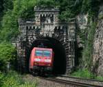 145 032-9 mit einem KLV gen Sden bei Istein 2.6.10