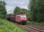 145 016-2 ist am 9. Juli 2011 mit einem gemischtem Gterzug bei Ahlten Richtung Lehrte unterwegs.