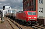 Einfahrt am 24.05.2014 vom Sonderling 145 043-6 mit einem BASF Kesselzug über dem Rhein in Ludwigshafen (Rhein) Mitte.