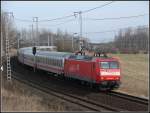 BR 145 079 hing am 17.02.07 vor dem IC 2213 aus dem Ostseebad Binz. Der Zug wird in wenigen Minuten den Rostocker Hbf erreichen.