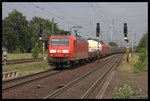 Eilsleben 26.05.2016: Um 14.59 Uhr kam 145025 mit einem Güterzug aus Richtung Magdeburg.
