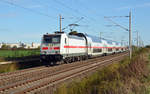 Mit dem IC 2442 nach Köln rollte 146 571 am 20.10.19 durch Rodleben Richtung Magdeburg.