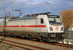 147 592-0 mit IC 2239(Warnemünde-Leipzig)am Mittag des 10.01.2025 in Warnemünde.