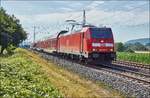 146 240-7 ist als RE in Richtung Frankfurt/M. unterwegs,gesehen bei Harrbach am 05.07.2017.