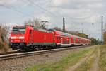 Einfahrt am 13.04.2017 von 146 228-2  St. Georgen  mit ihrem RE (Offenburg - Basel Bad Bf) in den Bahnhof von Heitersheim.