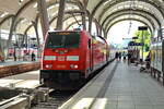 146 267 als RB nach Hamburg steht im Bahnhof von Kiel am 16. Juni 2022.