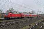 DB Regio-146 274 mit dem RE1 nach Hamburg Hbf (Rostock Hbf-Hamburg Hbf) am 12.2.2023 in der Einfahrt zum Bahnhof Büchen