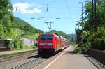 Viel Wind machte 146 224-1 als sie am 29.5.2009 durch Gingen (Fils) eilte.