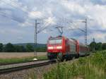 Ein RE nach Offenburg mit 146 109 kurz vor Kollmarsreute. 30.7.10