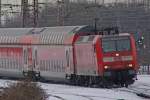 146 023-6 am 28.12.10 mit dem RE1 in Essen Hbf