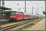 146 016 ist soeben mit dem RE1  NRW-Express  aus Aachen in Hamm (Westf) eingetroffen.