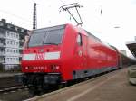 146 030-2 kam als RE 5  Rhein-Express  gegen 9:42 uhr am 30.12.2006 in Koblenz an