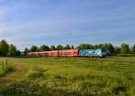 146 246 mit RE 4082 am 08.05.2015 bei Schwarzwöhr. 