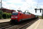 152 044-4 DB als Containerzug durchfährt den Bahnhof Lüneburg auf der Bahnstrecke Hannover–Hamburg (KBS 110) Richtung Hamburg.