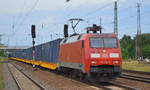 DB Cargo AG  mit  152 133-5  [NVR-Nummer: 91 80 6152 133-5 D-DB] und Containerzug aus Polen am 07.08.19 Bahnhof Flughafen Berlin Schönefeld.