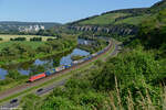 Am 24.06.2020 ist 152 164 im Maintal bei Himmelstadt in Richtung Süden unterwegs.