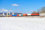 152 031 DB Cargo mit einem Containerzug bei Karlstadt Richtung Würzburg, 12.02.2021