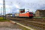 DB Cargo Siemens 152 033-7 mit einen KLV Zug in Darmstadt Kranichstein am 24.02.24