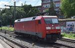 DB Cargo AG, Mainz mit ihrer  152 116-0  [NVR-Nummer: 91 80 6152 116-0 D-DB] am 27.05.24 Höhe Bahnhof Hamburg-Harburg.