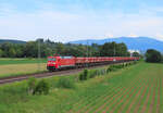 Teningen - 18. Juni 2024 : 152 130 mit einem Schotterzug nach Offenburg.

Link zum Video : https://www.youtube.com/watch?v=m5t-qLueg-Q&t=218s