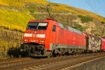 DB Cargo AG [D] mit der Doppeltraktion  152 086-5  [NVR-Nummer: 91 80 6152 086-5 D-DB]  am 4.11.24 bei Boppard.