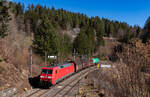 152 026 mit dem EZ 52054 (Villingen - Kornwestheim Rbf) am ehemaligen Bahnhof Nußbach 5.3.25