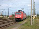 Die Diesellok der BR 294 hat nun den Blick auf die verdeckte BR 145 freigegeben.