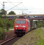 152 094-9 fhrt mit dem IKE 50034 Karlsruhe Gbf - Bremen-Grolland durch Neuluheim in Richtung Mannheim.