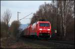 Frisch gewaschen sieht 152 075 (9180 6152 075-8 D-DB) aus, als sie am 02.03.2010 den abendlichen Gterzug, Hohenlimburg -> Ruhrgebiet wenige Kilometer vor Hagen-Kabel bespannte.