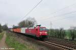 152 111-1 mit einem Containerzug gen Lehrte (Ahlten 08.04.10)