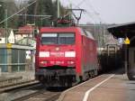 152 094-9 zieht am 12. Mrz 2011 einen gemischten Gterzug ber Gleis 3 durch Kronach.
